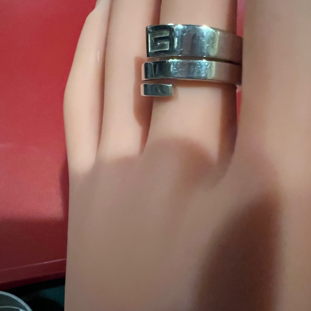 Gucci Silver Double-Stack Logo Wrap Ring - image 6
